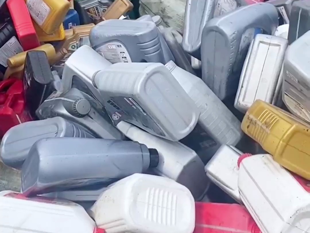 �ϲ��ϻ���Ͱ����